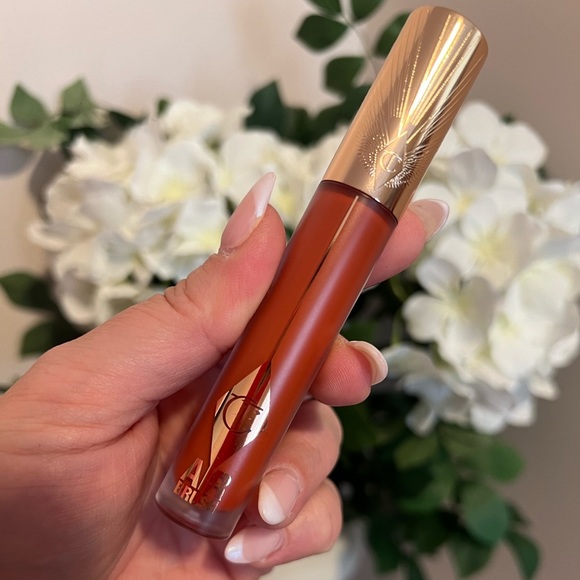 CHARLOTTE TILBURY • AIRBRUSH FLAWLESS LIP BLUR • FLAME BLUR - Picture 3 of 4
